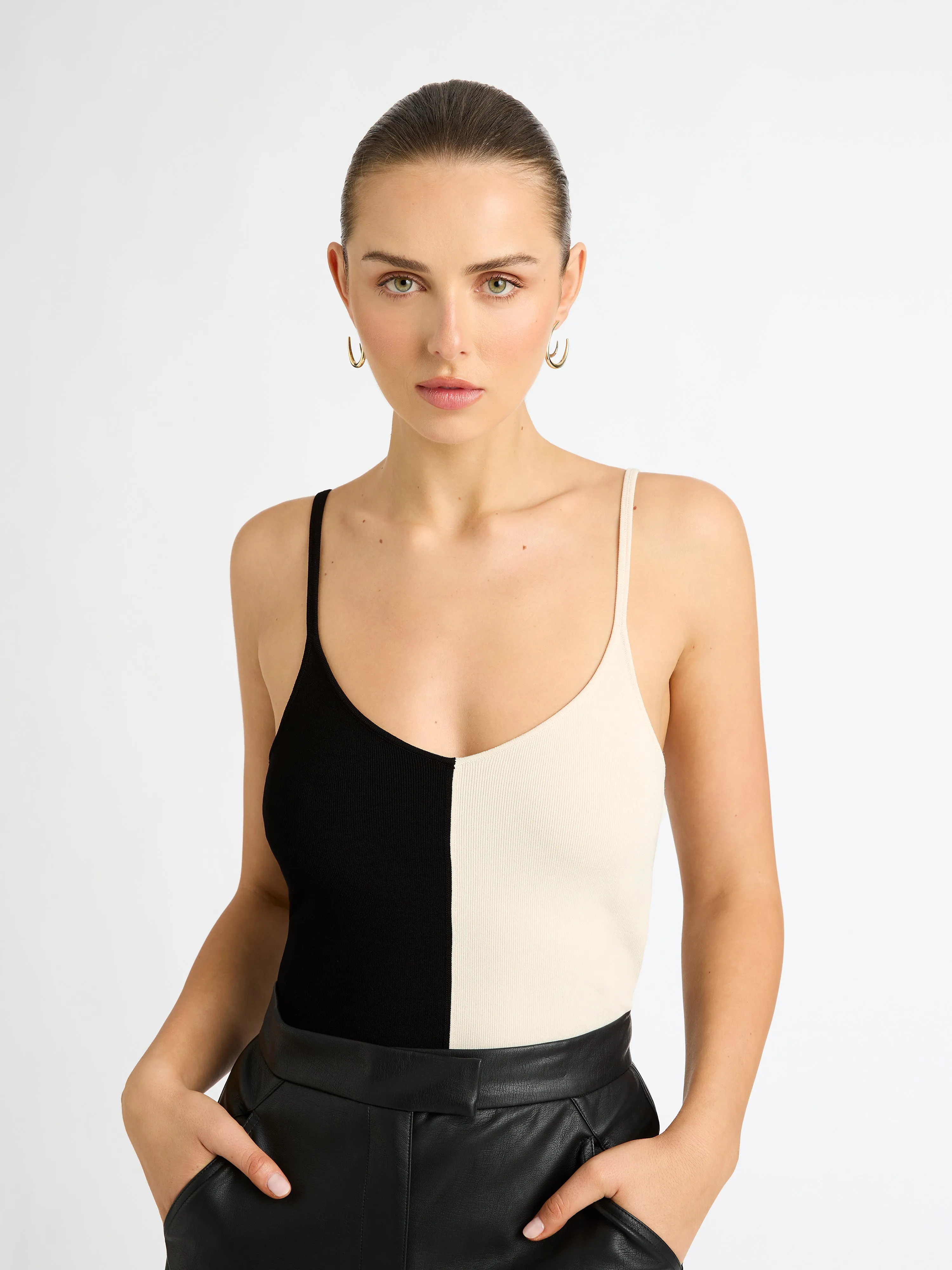 CROSSROADS KNIT TOP