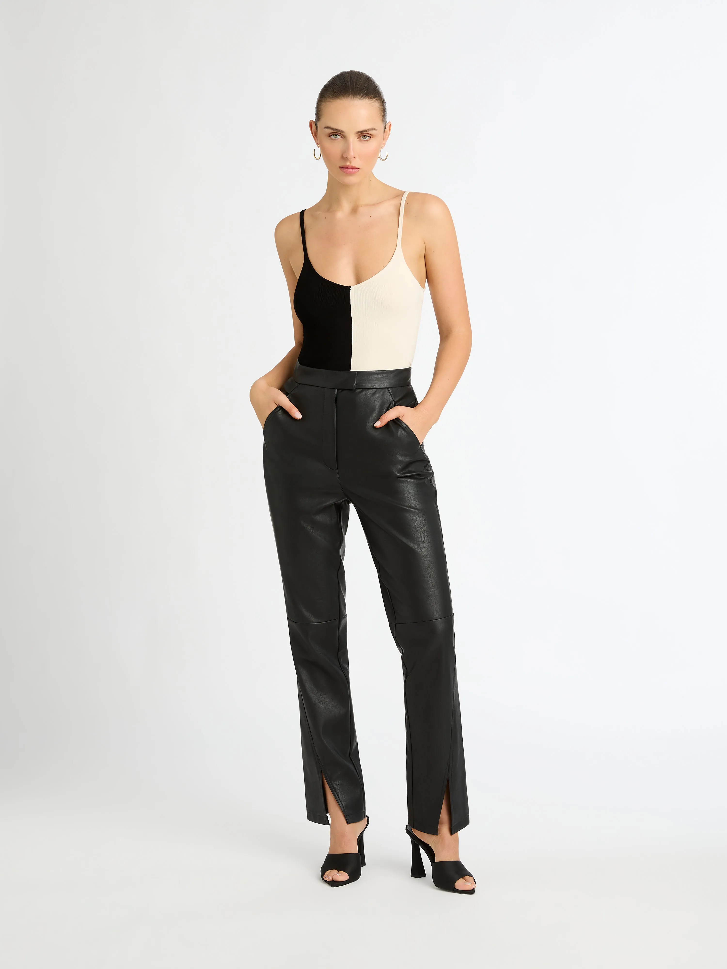 CROSSROADS KNIT TOP